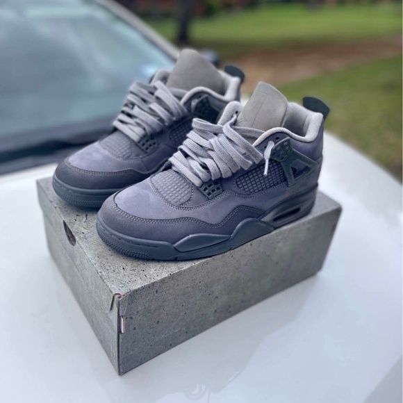 I’m selling these Jordan 4 shoes. - Picture 1 of 1